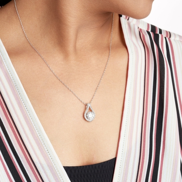 GRA Certified 1Ct Moissanite Necklace.925 Sterling Silver 18K Gold Plated. - Picture 3 of 9